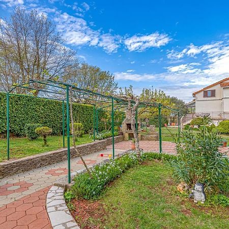 Apartment Flores Stari Pazin エクステリア 写真