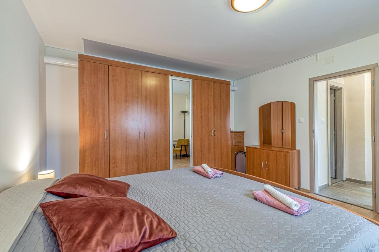 Apartment Flores Stari Pazin エクステリア 写真