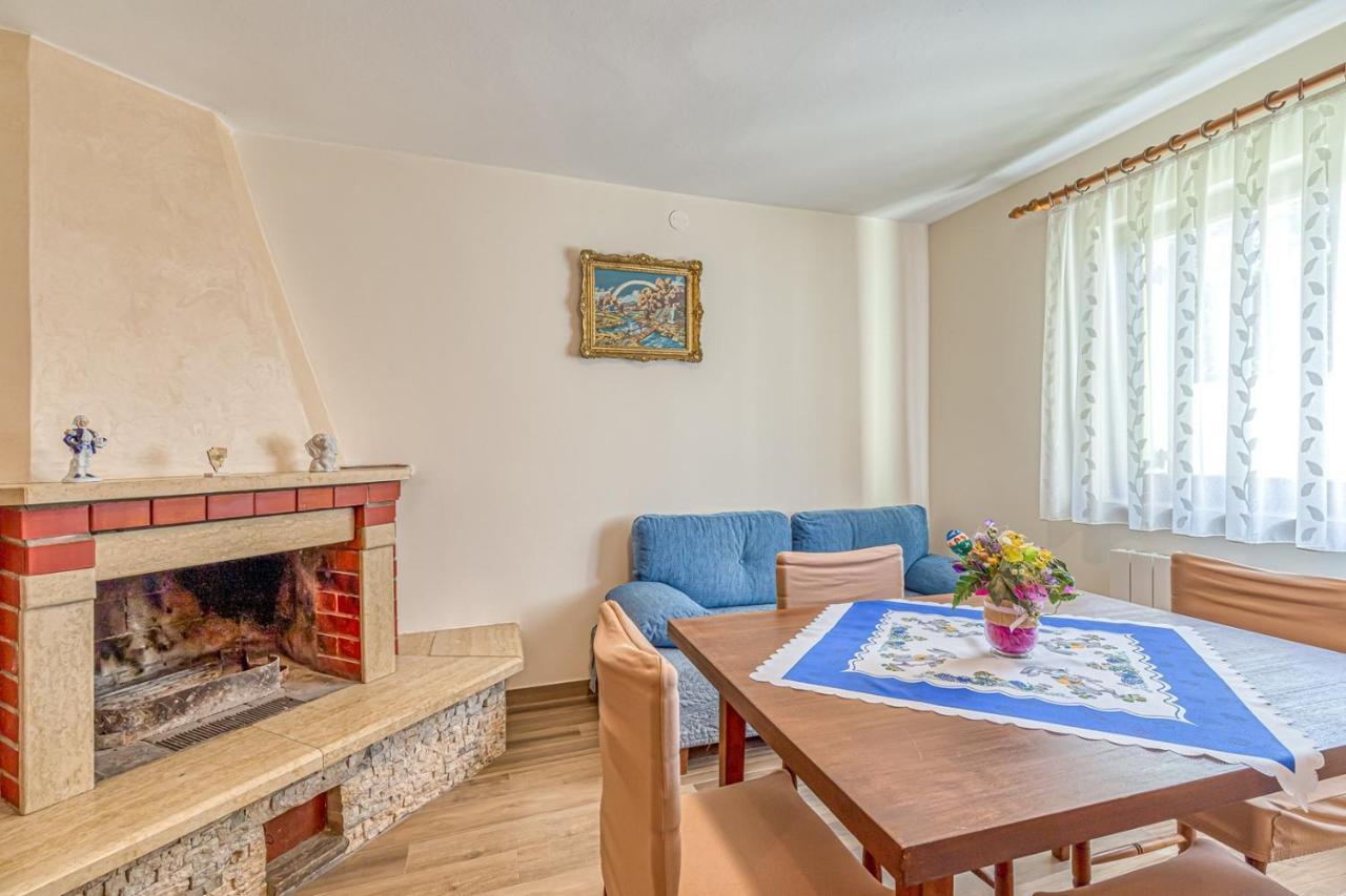Apartment Flores Stari Pazin エクステリア 写真