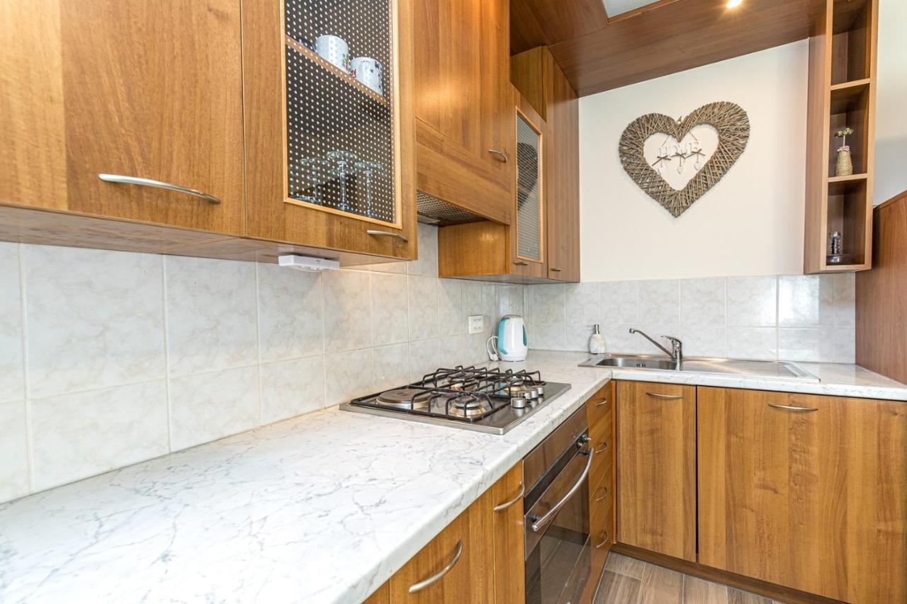 Apartment Flores Stari Pazin エクステリア 写真